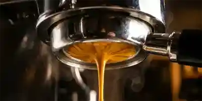 Espressozubereitung mit einer Siebträgermaschine