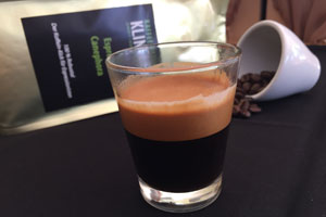 In unserer Kaffeerösterei 
                  werden die Espressobohnen mehrmals wöchentlich frisch geröstet.