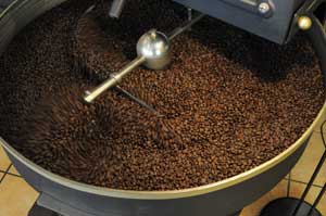 Unsere Kaffeemanufaktur röstet schonend nach dem traditionellen Langzeitröstverfahren